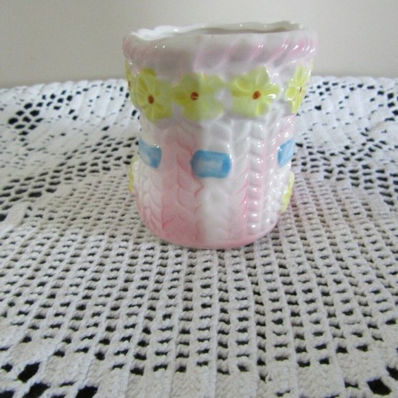 Vintage Baby Ceramic Ornament flower arrangement container - Picture 4 of 12